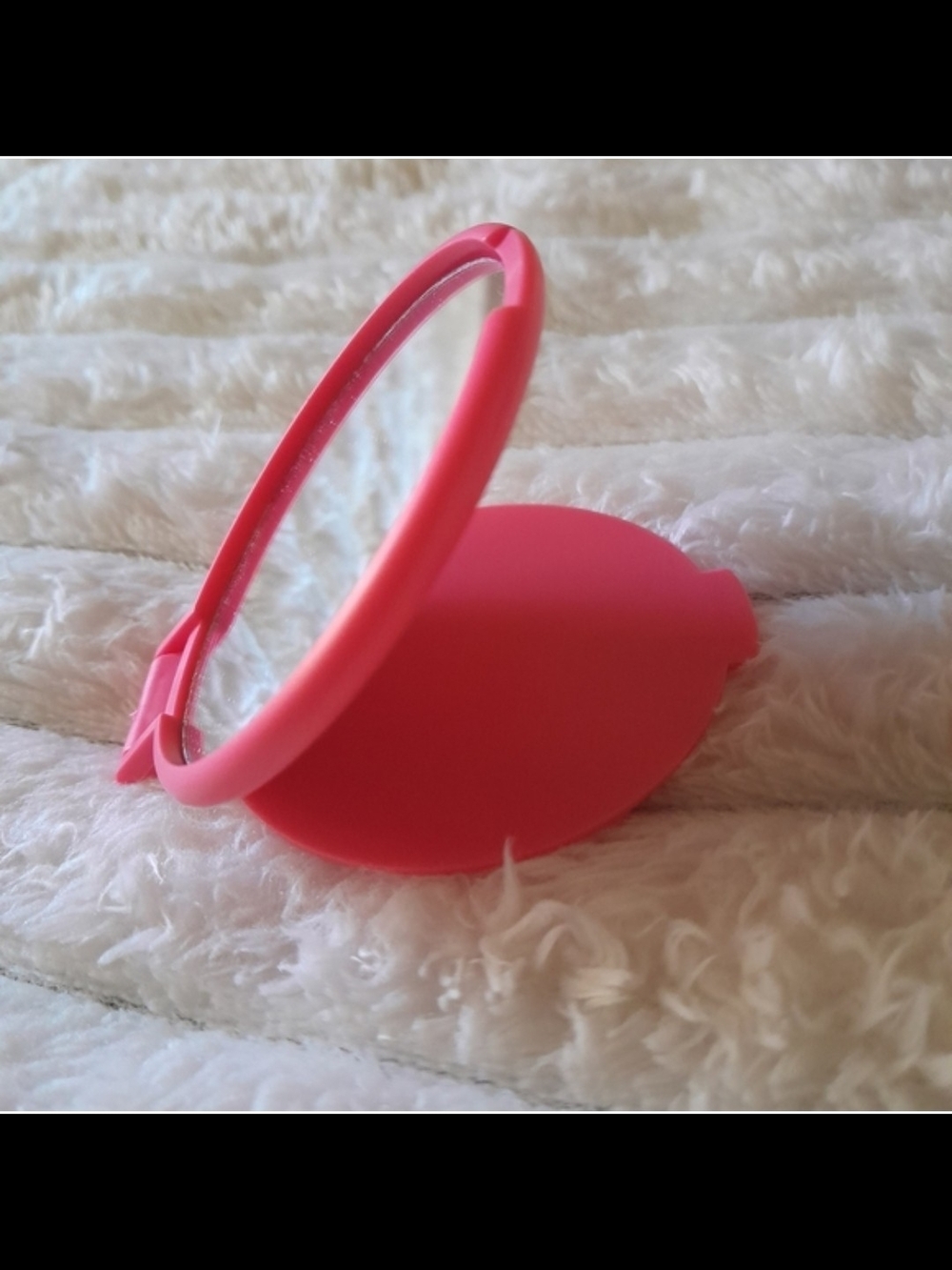 Compact Round Travel Mirrors - Pink and White Set - Picture 4 of 4